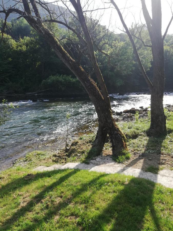Holiday Homer Kuca Na Obali Vrbasa Banja Luka Exteriér fotografie