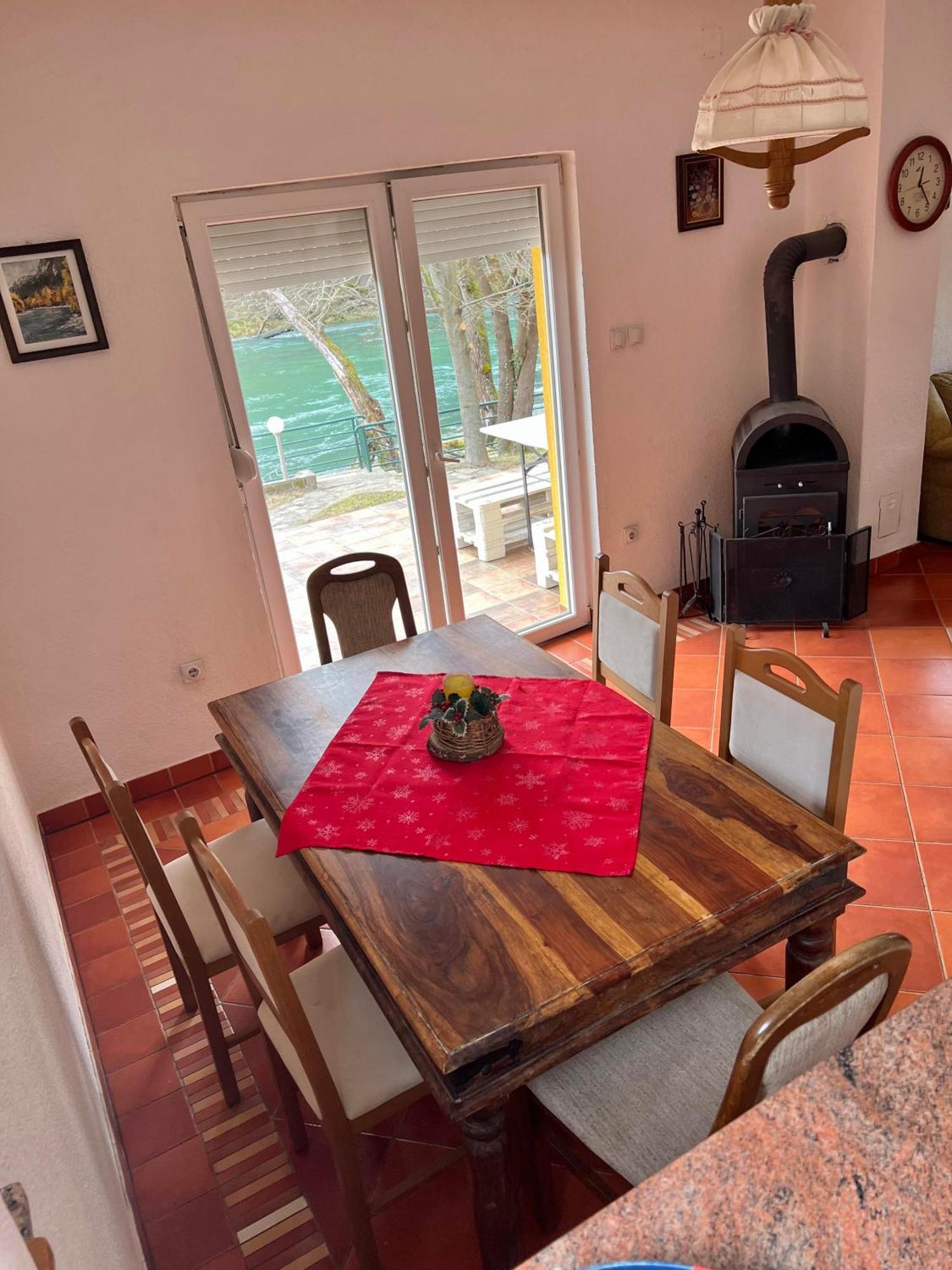 Holiday Homer Kuca Na Obali Vrbasa Banja Luka Exteriér fotografie