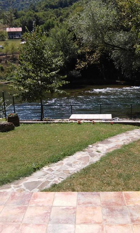 Holiday Homer Kuca Na Obali Vrbasa Banja Luka Exteriér fotografie